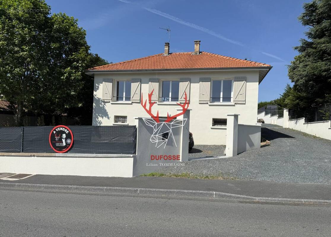 Photo 1 - Maison à LA TOUR-DE-SALVAGNY