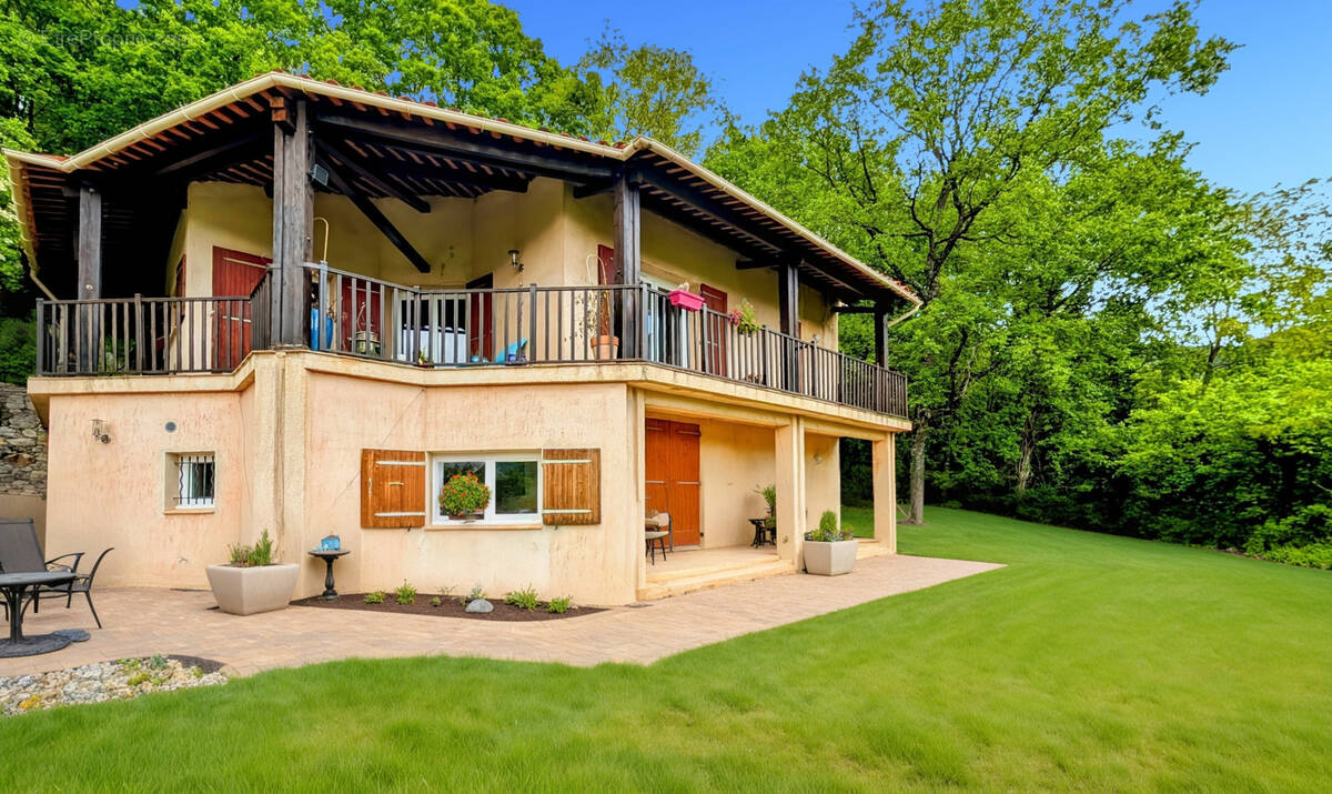 Maison à GREOLIERES