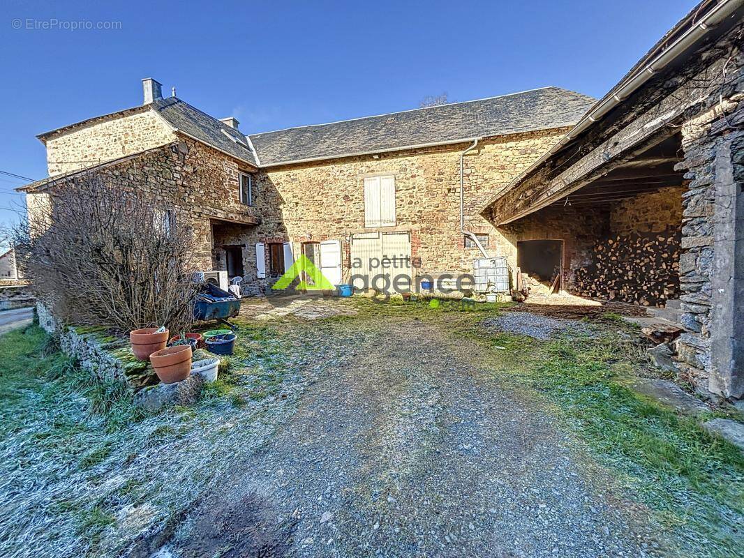 Maison à PIONNAT