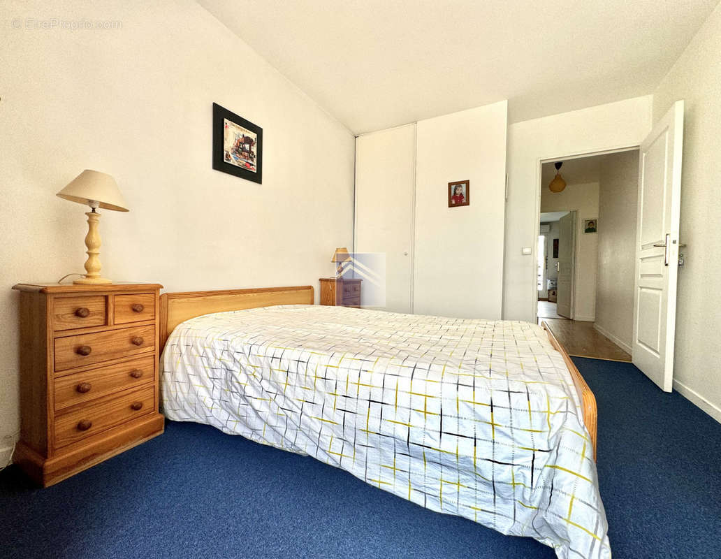 Appartement à COURBEVOIE