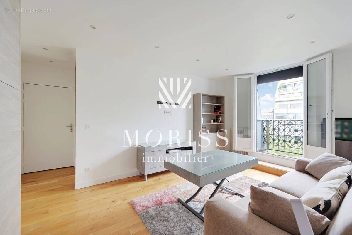 Appartement à PARIS-8E