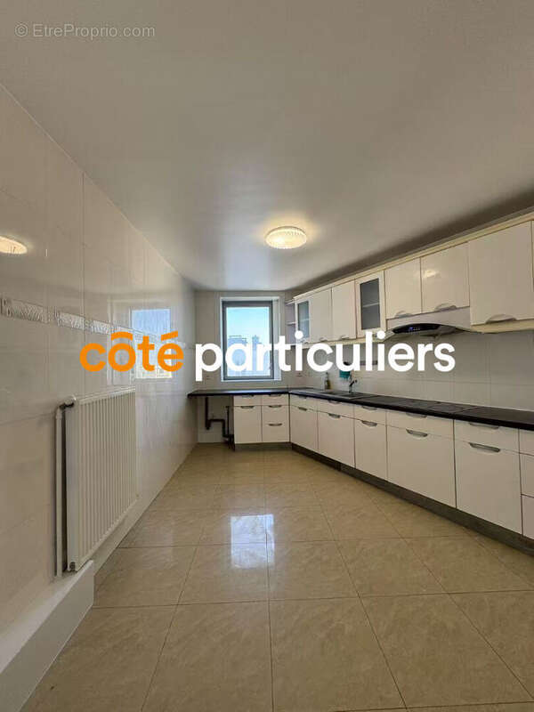 Appartement à PARIS-19E