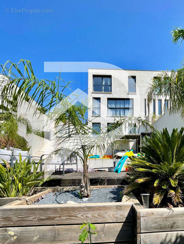 Maison à MARSEILLE-9E
