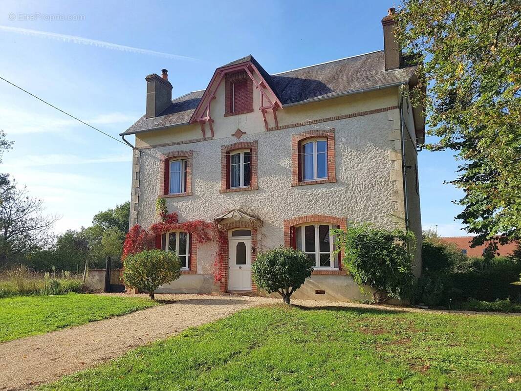 Maison à CHAILLAC