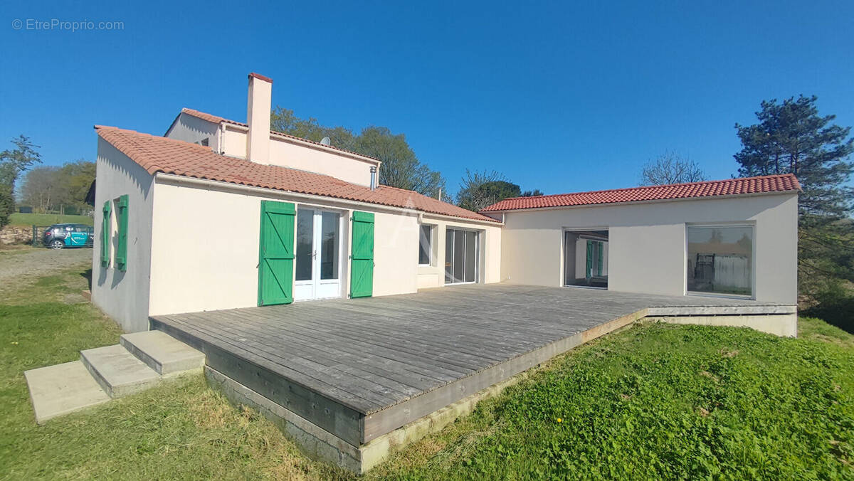Maison à LE POIRE-SUR-VIE