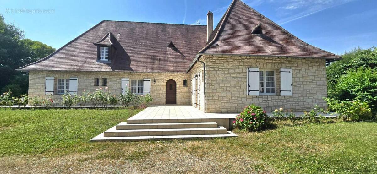 Maison à COULOUNIEIX-CHAMIERS