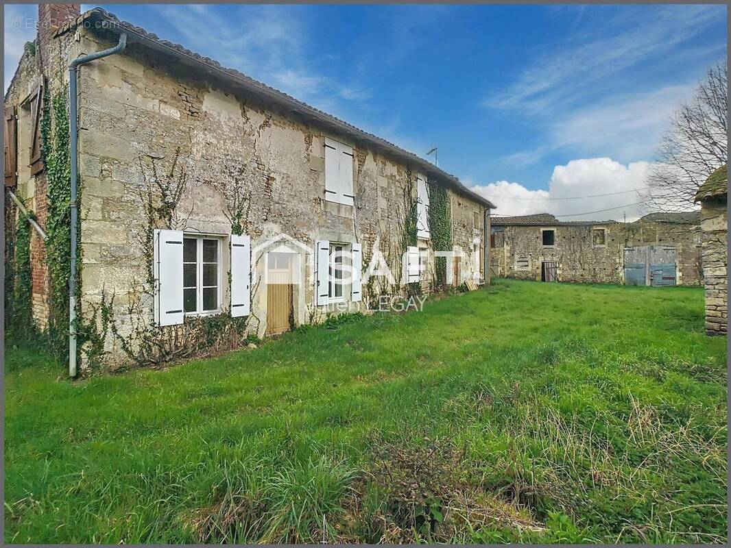 Photo 1 - Maison à LA CRECHE