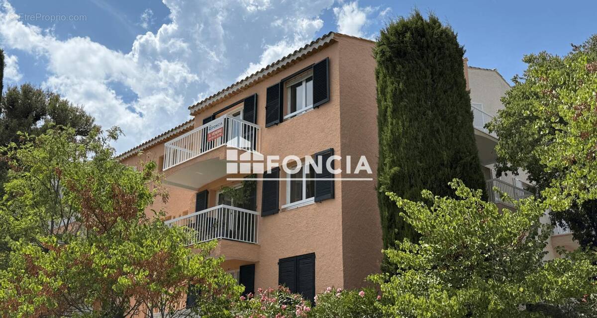 Appartement à COGOLIN