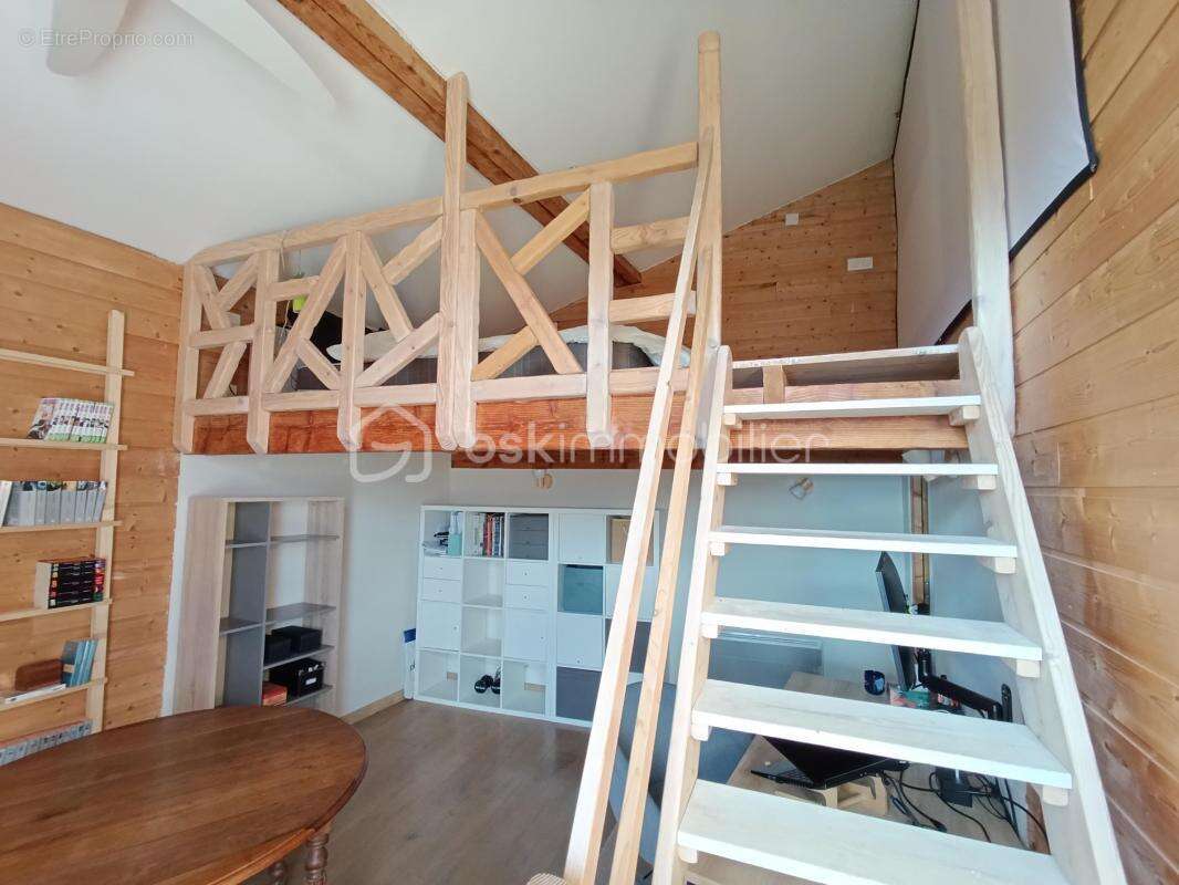 Maison à CHARNECLES
