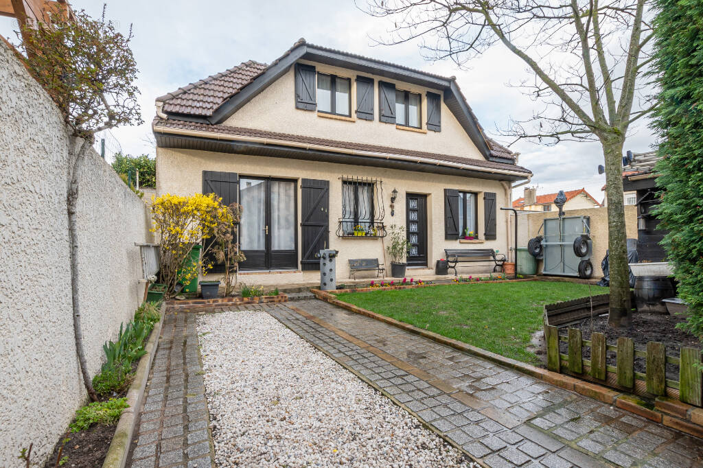 Maison à LES PAVILLONS-SOUS-BOIS