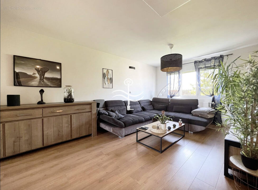 Appartement à CORMELLES-LE-ROYAL