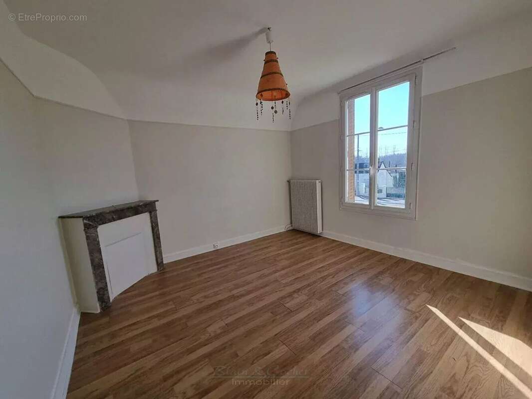 Maison à AMILLY