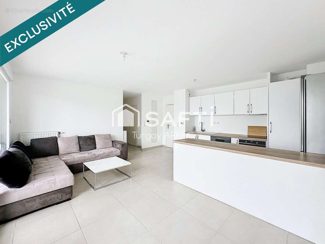 Photo 3 - Appartement à DECINES-CHARPIEU