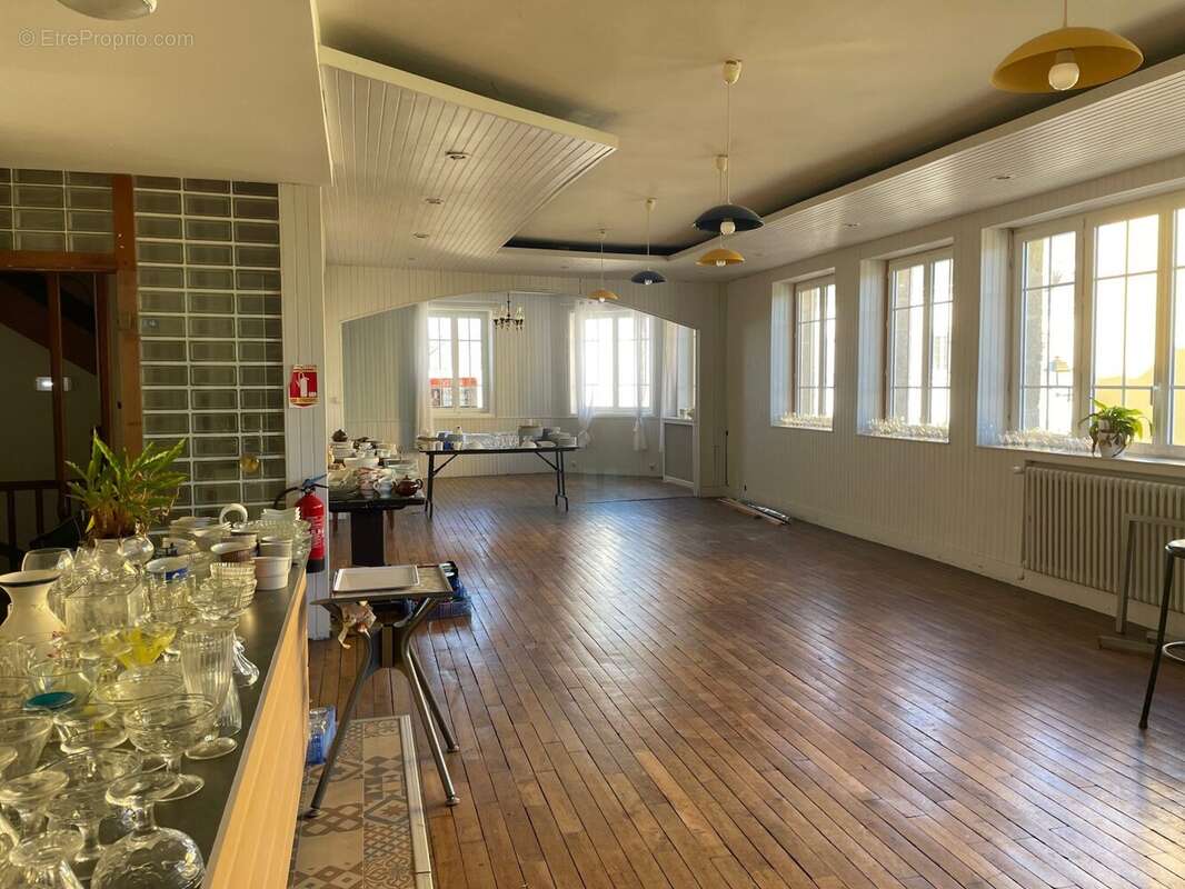 grande salle au 1er étage - Appartement à PLOMODIERN