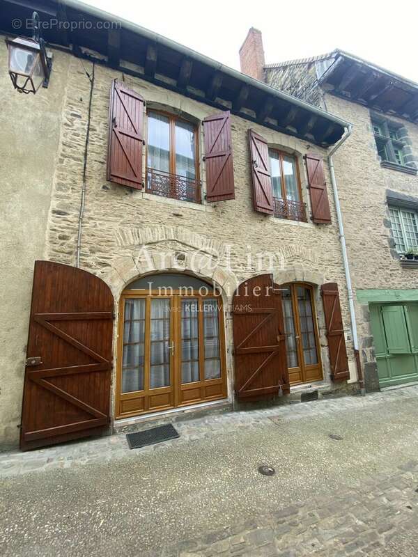 Maison à SAINT-YRIEIX-LA-PERCHE