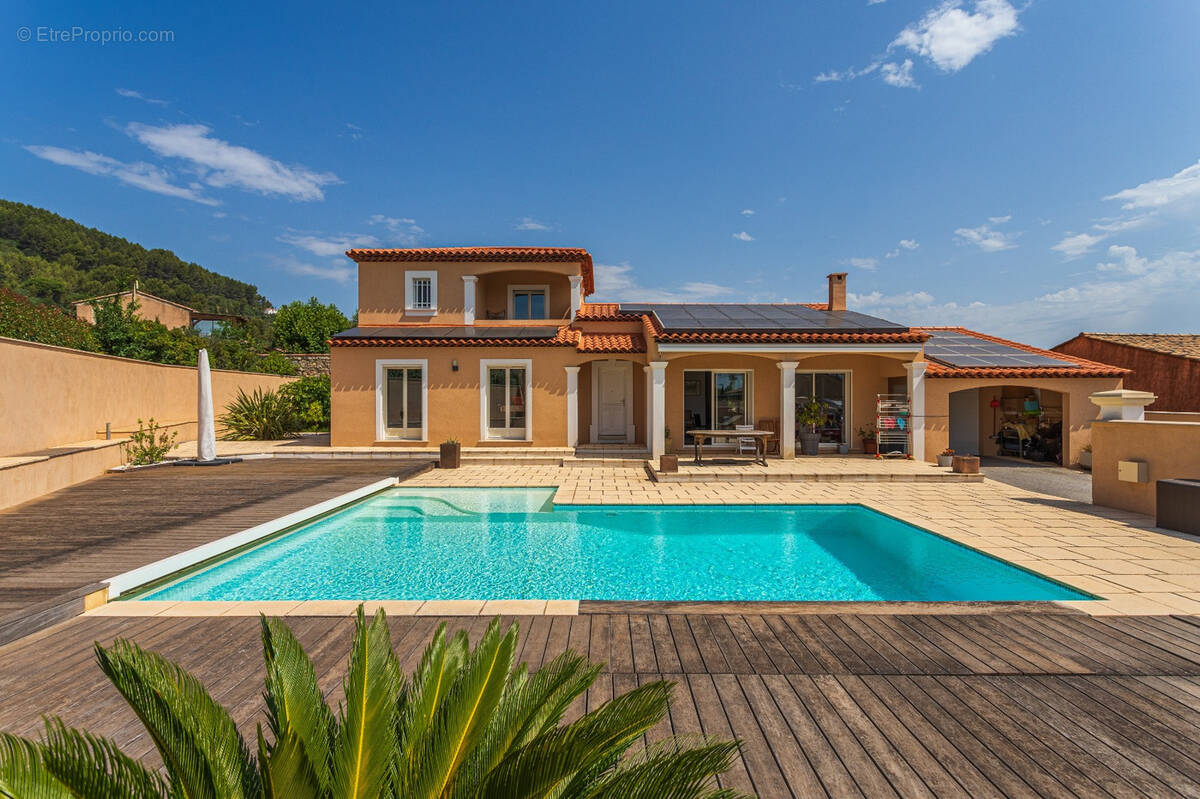 Maison à CUERS