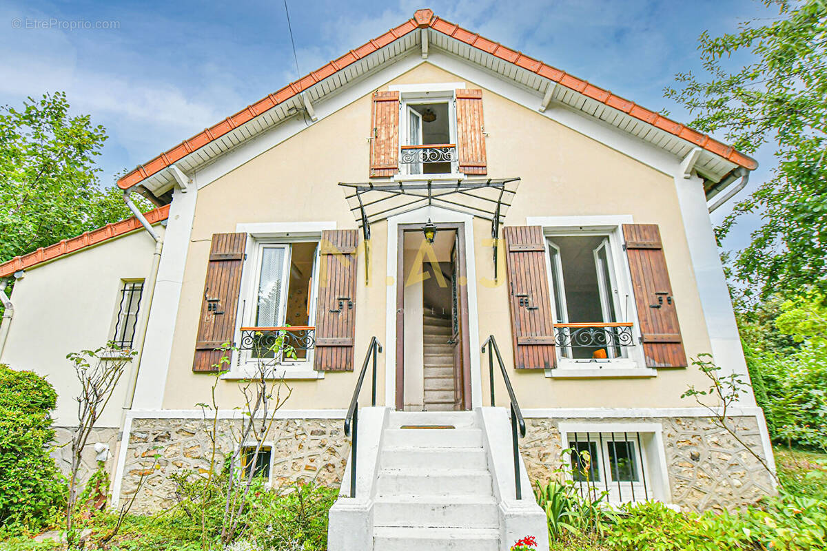 Maison à LE PERREUX-SUR-MARNE