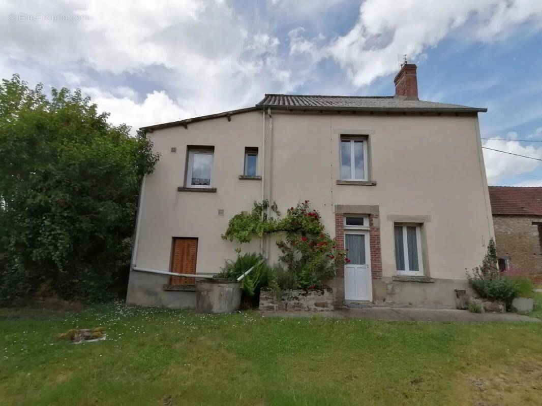 Appartement à SAINT-SULPICE-LES-FEUILLES