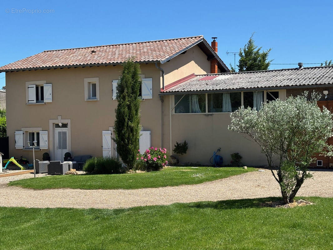 Photo 1 - Maison à CORCELLES-EN-BEAUJOLAIS