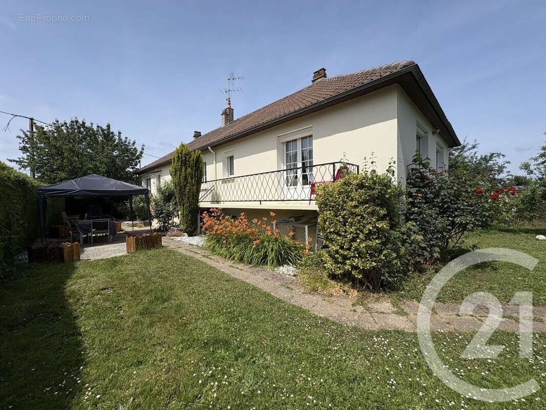 Maison à SAINT-MARCEL