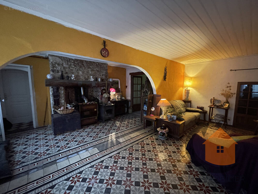 Maison à CHAMPROND-EN-GATINE