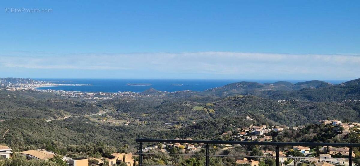 Maison à LES ADRETS-DE-L&#039;ESTEREL