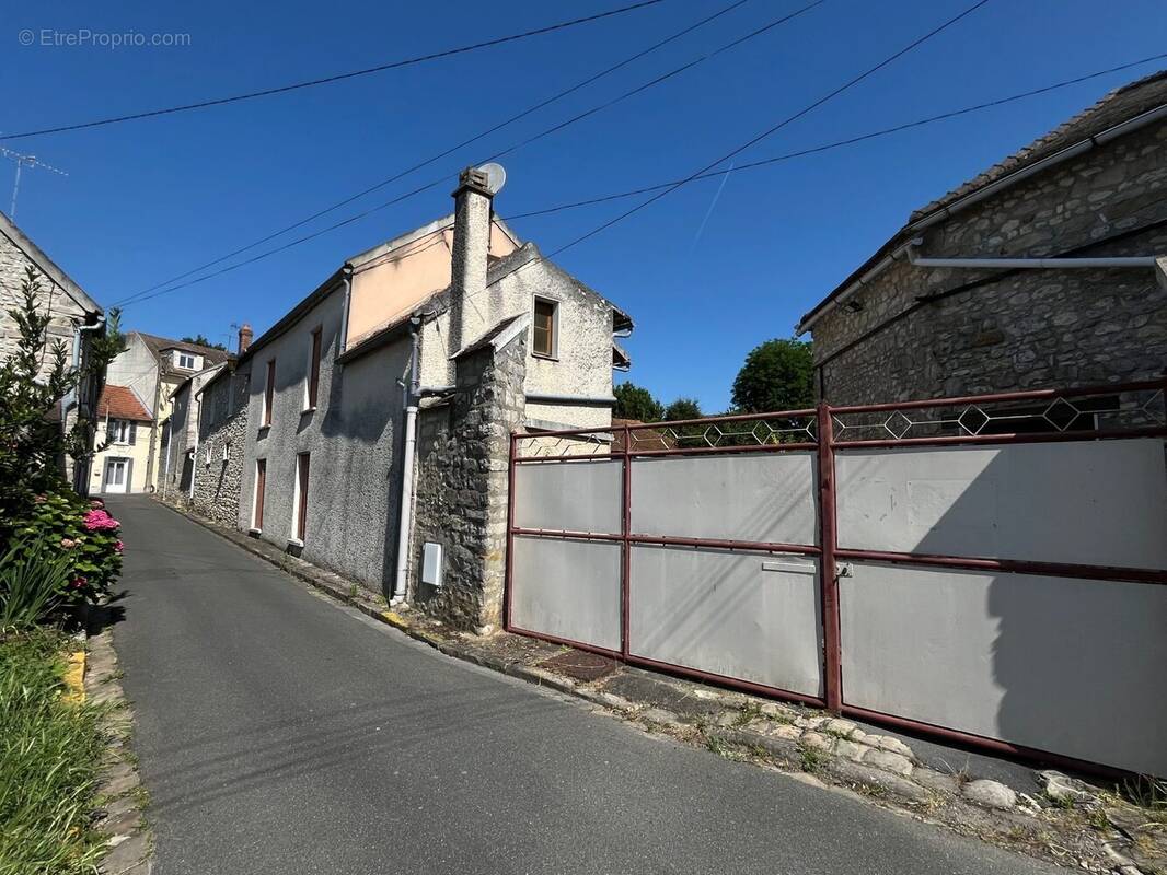 Commerce à MILLY-LA-FORET
