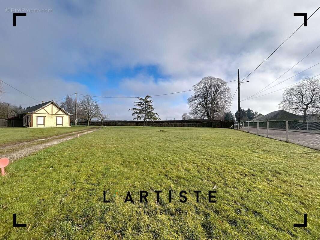 Terrain à LA LONDE