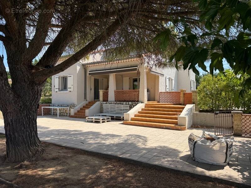 Maison à LES MAGES