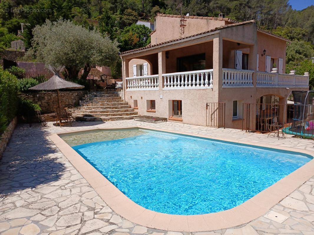 Maison à SOLLIES-TOUCAS