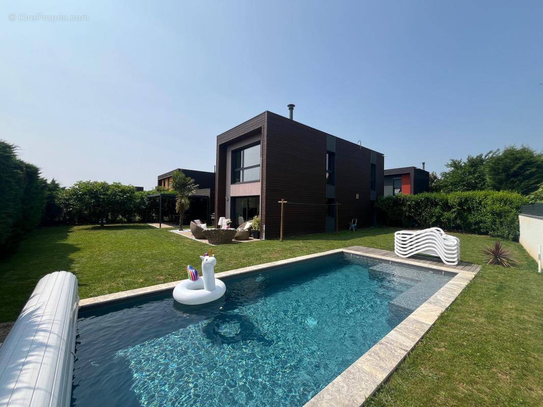 Maison à PUSIGNAN