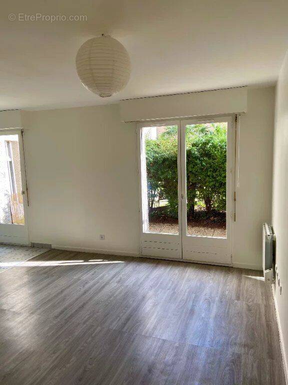 Appartement à CHARENTON-LE-PONT