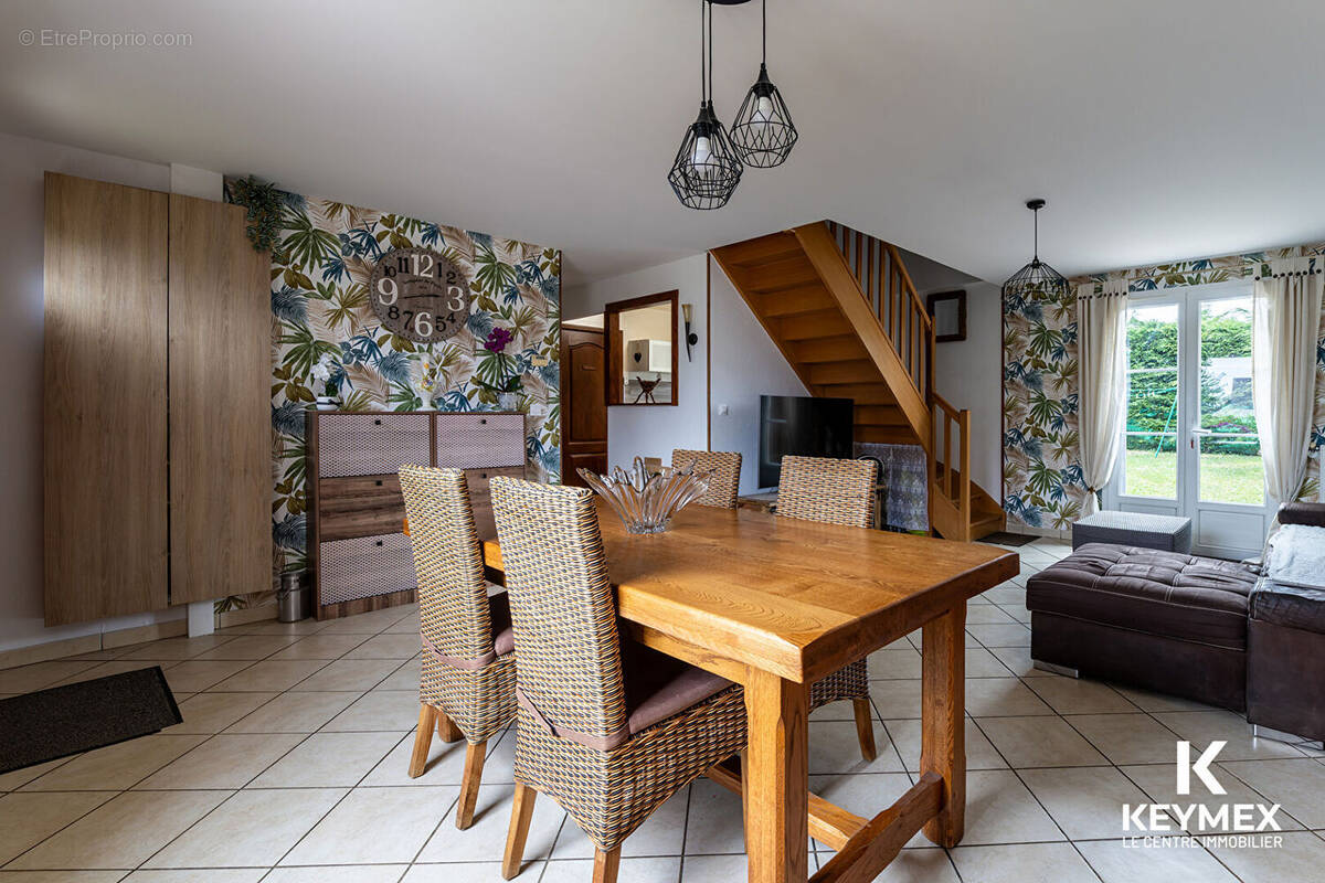 Maison à LE MESNIL-EN-THELLE
