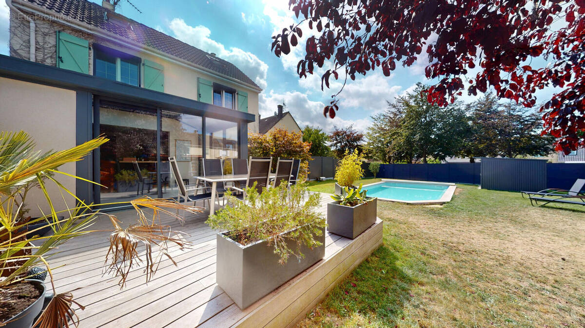 Maison à CORMELLES-LE-ROYAL