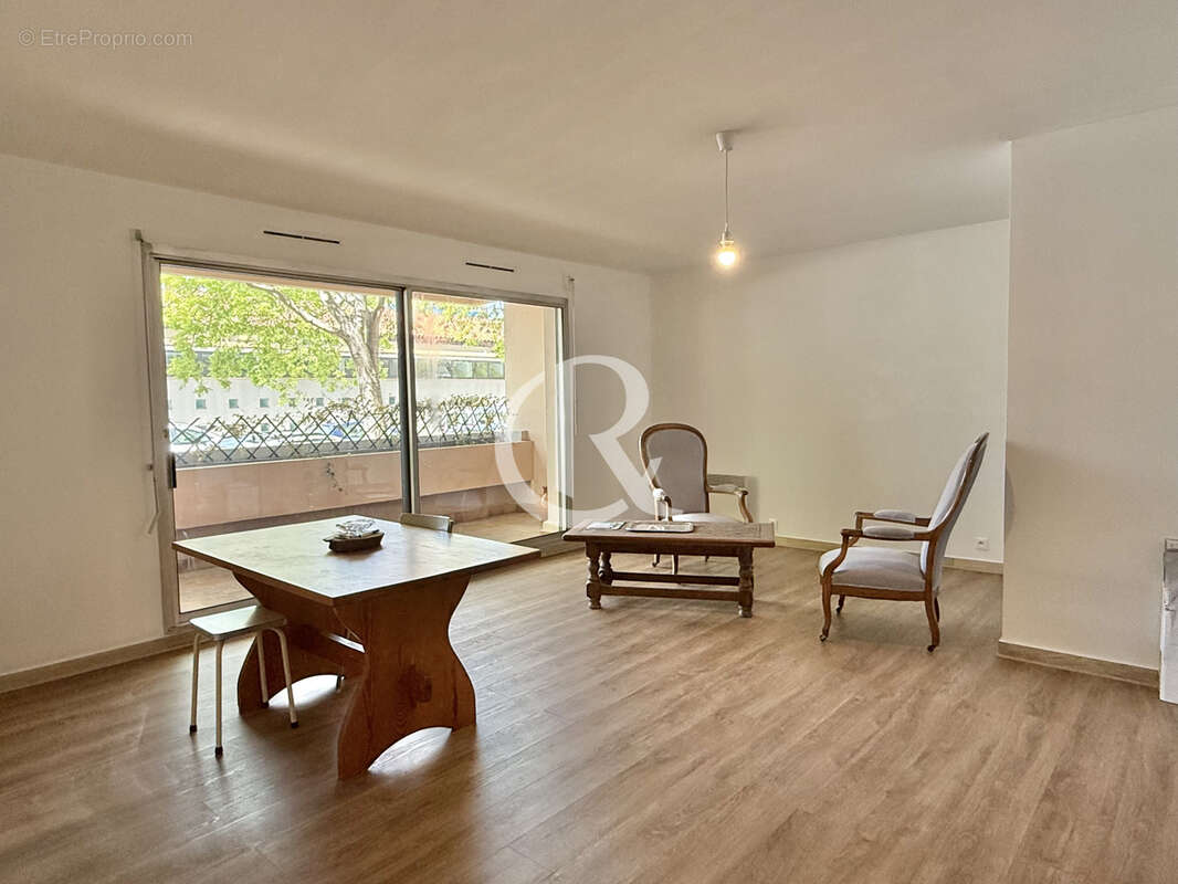 Appartement à HYERES