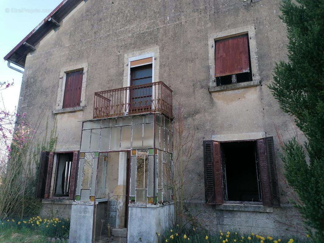 Maison à VELLEXON-QUEUTREY-ET-VAUDEY