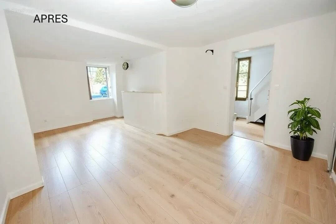 Maison à OZOUER-LE-VOULGIS