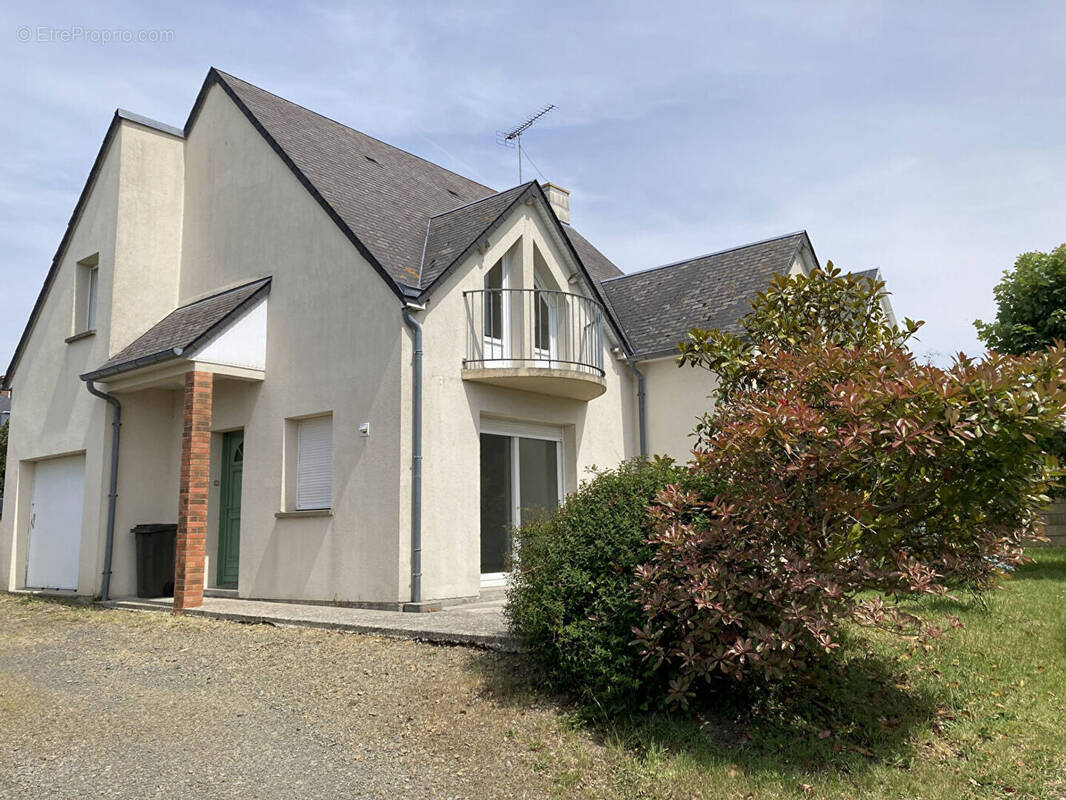 Maison à DONVILLE-LES-BAINS
