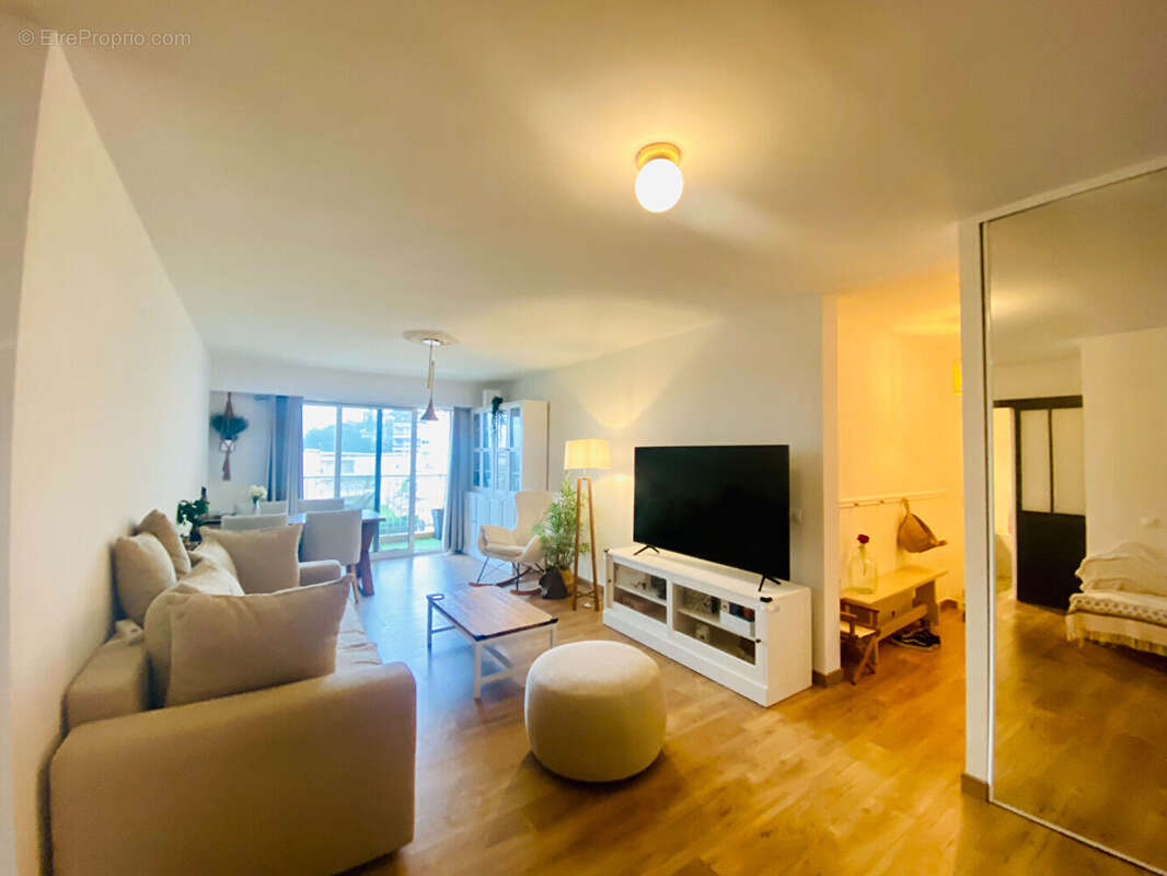 Appartement à MANDELIEU-LA-NAPOULE