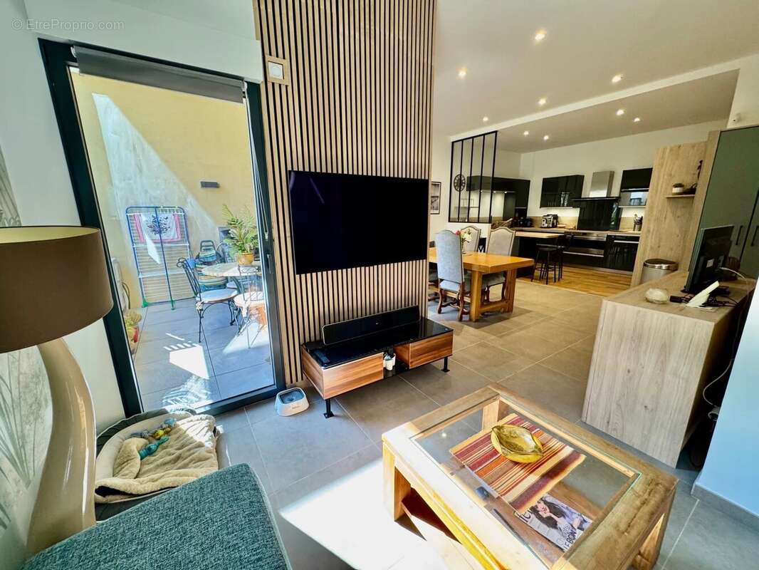 Appartement à VALLAURIS