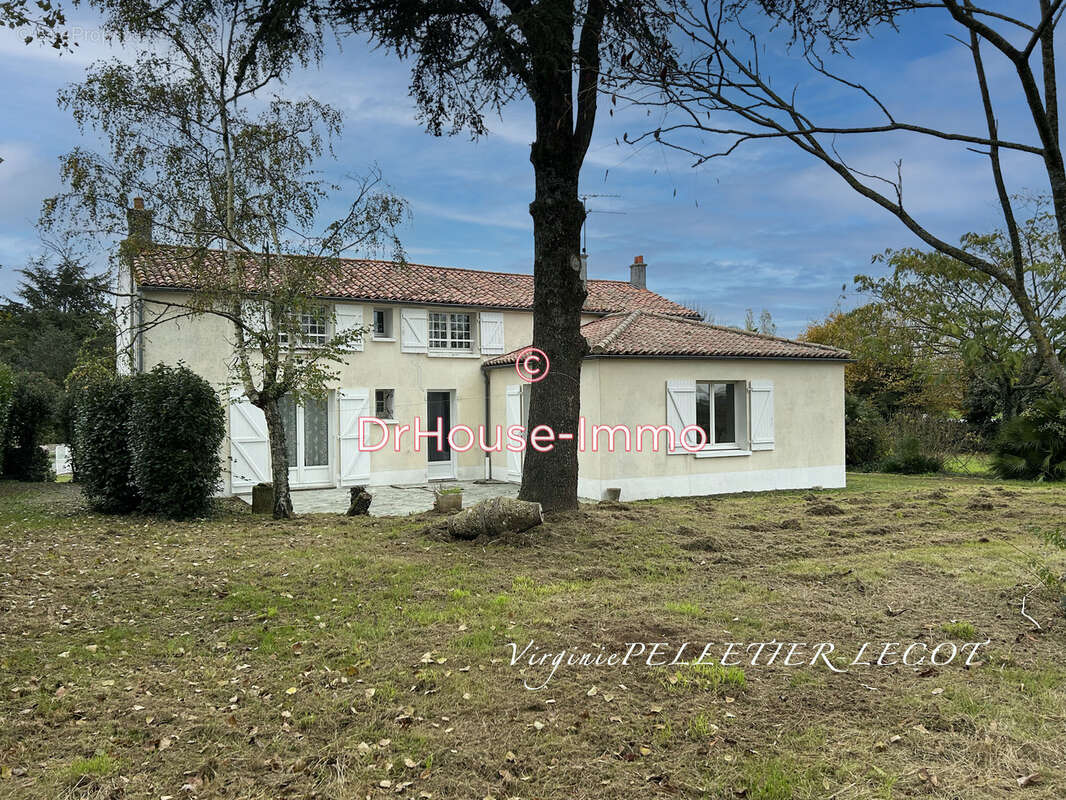 Maison à FONTENAY-LE-COMTE