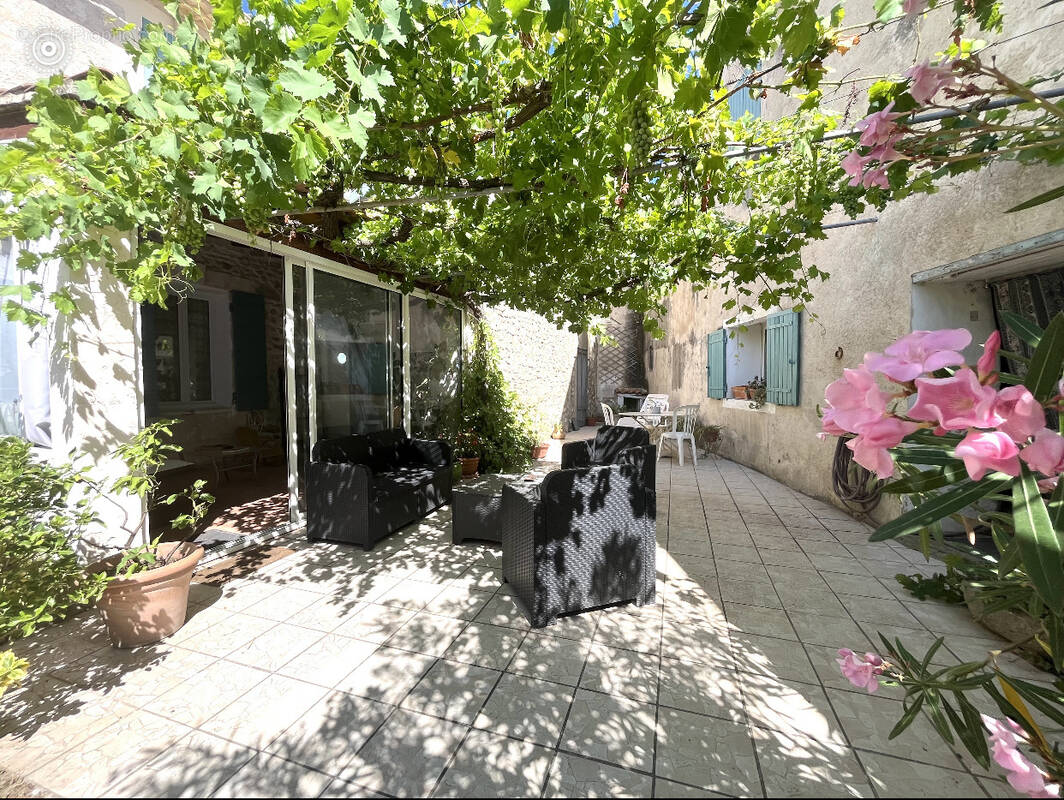 Maison à MOURIES