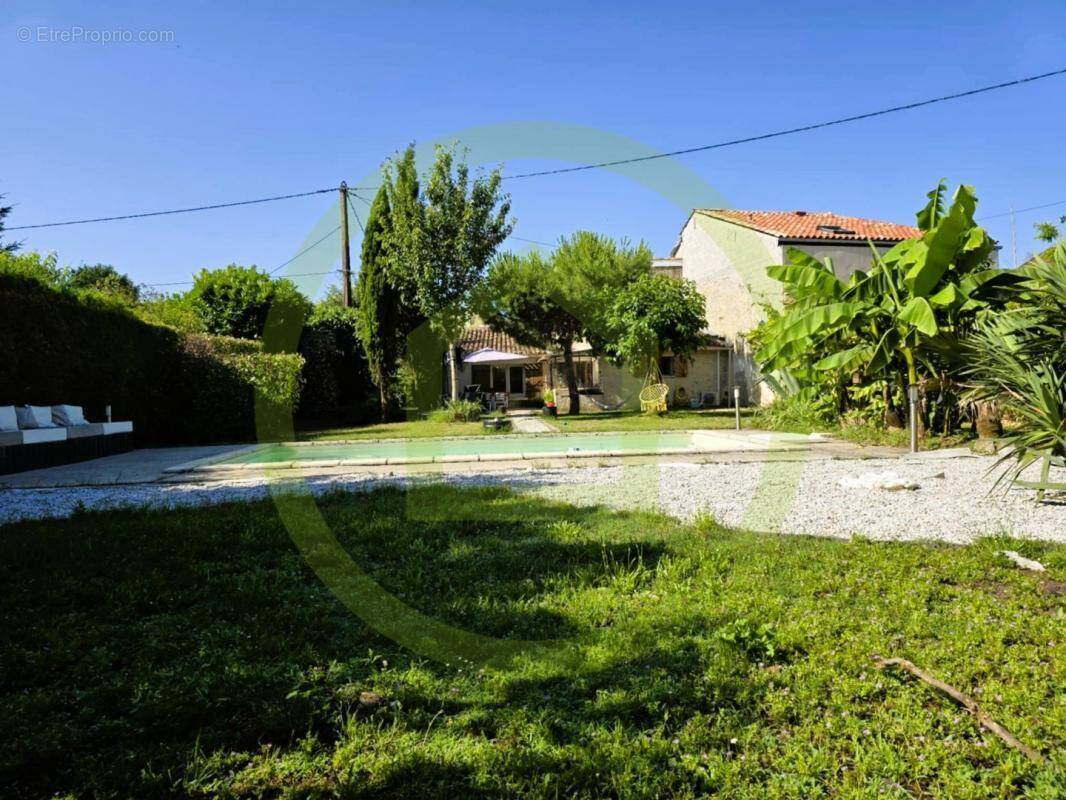 Maison à CUBZAC-LES-PONTS