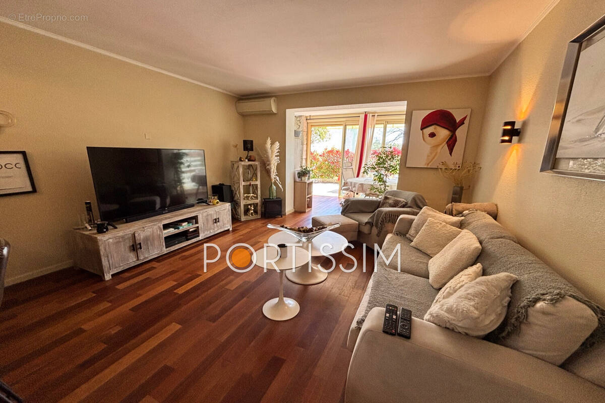 Appartement à VILLENEUVE-LOUBET