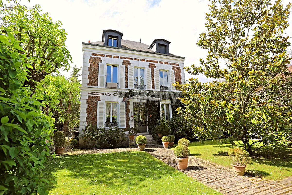 Maison à SAINT-MAUR-DES-FOSSES