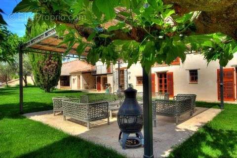 Maison à AUPS