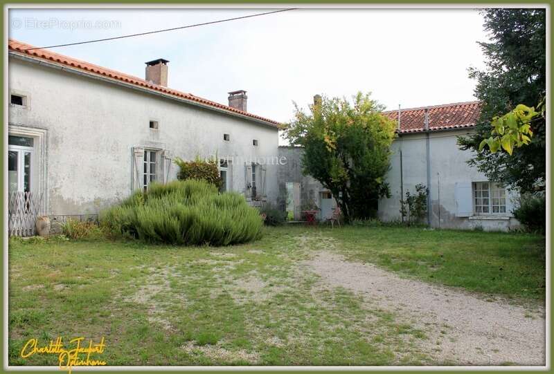 Maison à CHALAIS