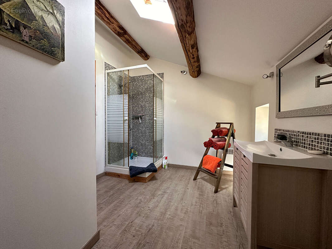 Maison à FONTAINE-DE-VAUCLUSE