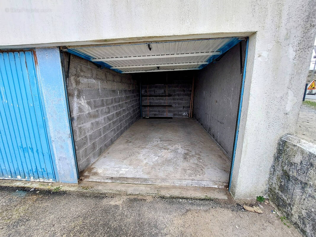 Parking à SAINT-HILAIRE-DE-RIEZ