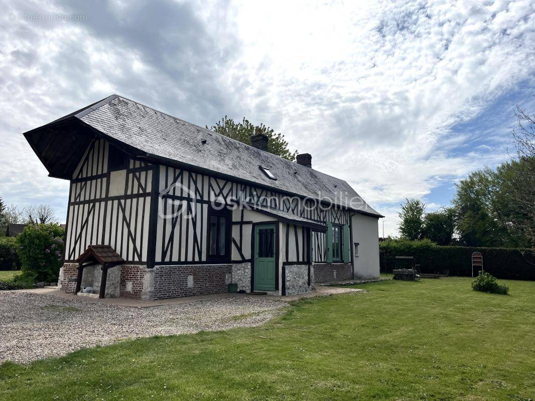 Maison à SAINT-PIERRE-DES-FLEURS